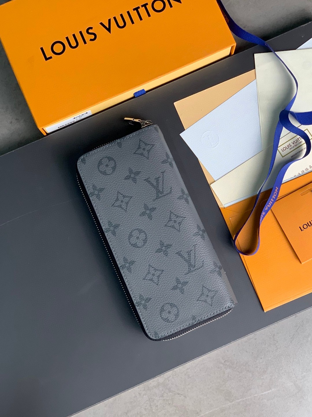 LOUIS VUITTON 路易威登 Zippy 拉链 长款 钱夹 钱包 卡包 名片夹 男女同款 灰黑色 M62295