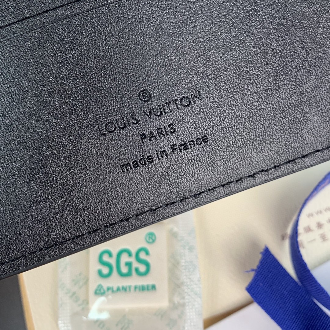 LOUIS VUITTON 路易威登 压纹logo 钱夹 钱包 男女同款 黑色 