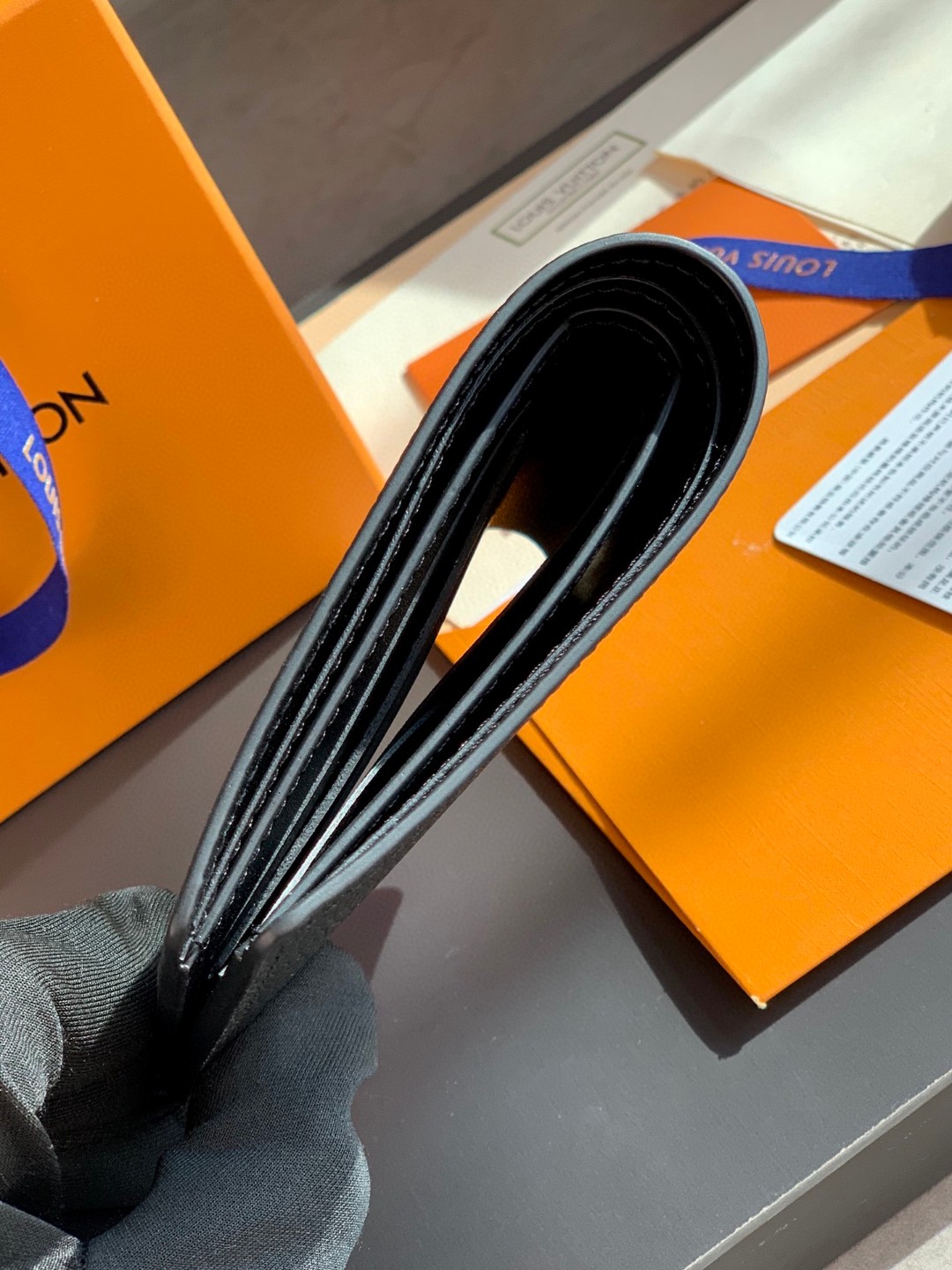 LOUIS VUITTON 路易威登 Multiple 双折字母 钱夹 钱包 男女同款 黑色 M69829