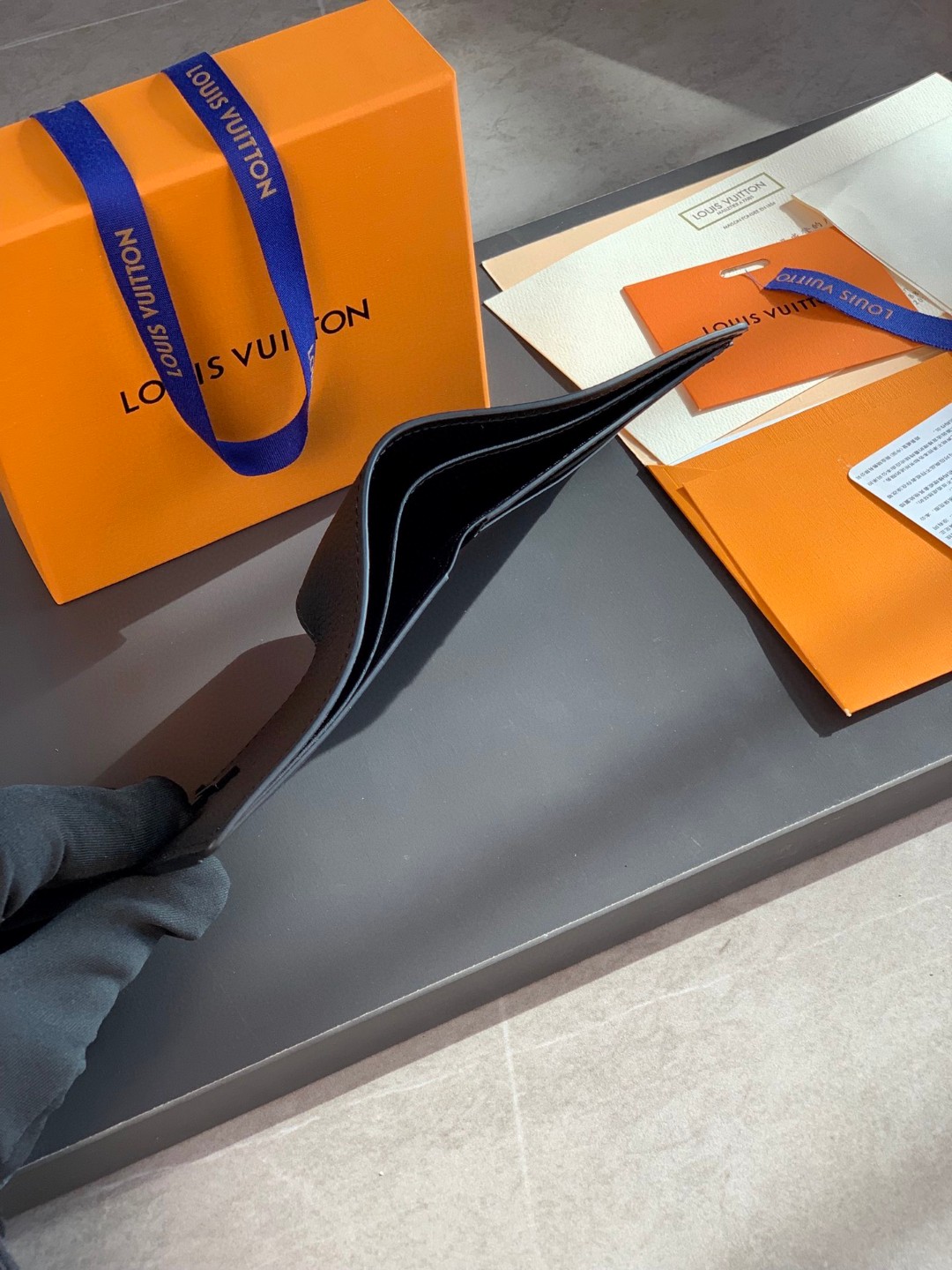 LOUIS VUITTON 路易威登 Multiple 双折字母 钱夹 钱包 男女同款 黑色 M69829