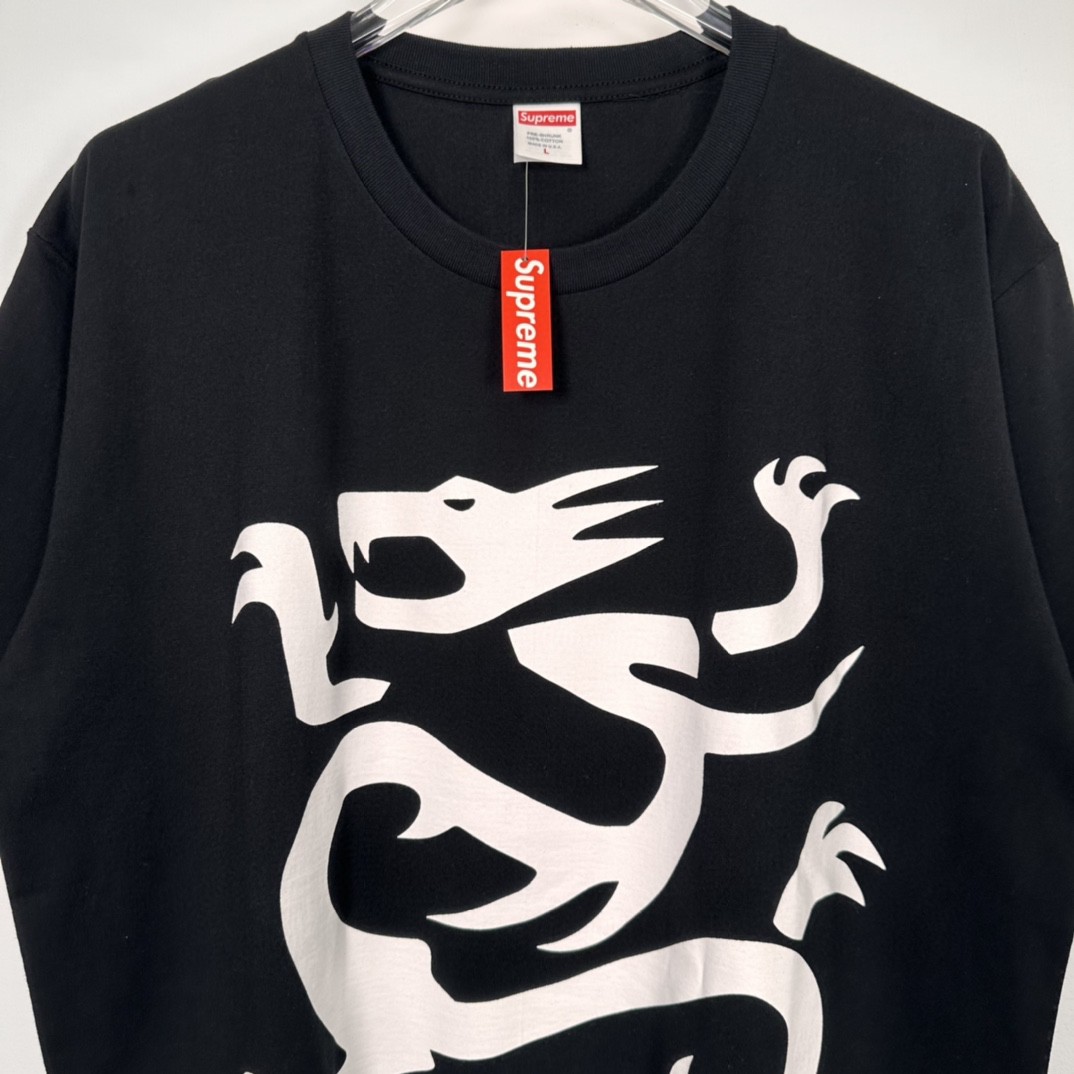 Supreme SS23WEEK18 MOBB DEEP DRAGON TEE 字母卡通动漫印花 短袖 T 恤 男女同款 黑色 白色 SUP-SS23-280 