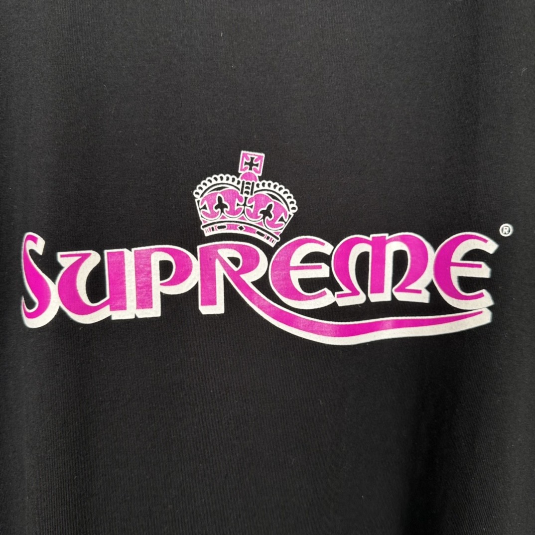 Supreme SS23 WEEK18 CROWN TEE 字母印花 圆领 短袖 T 恤 男女同款 粉色 白色 黑色 SUP-SS23-281