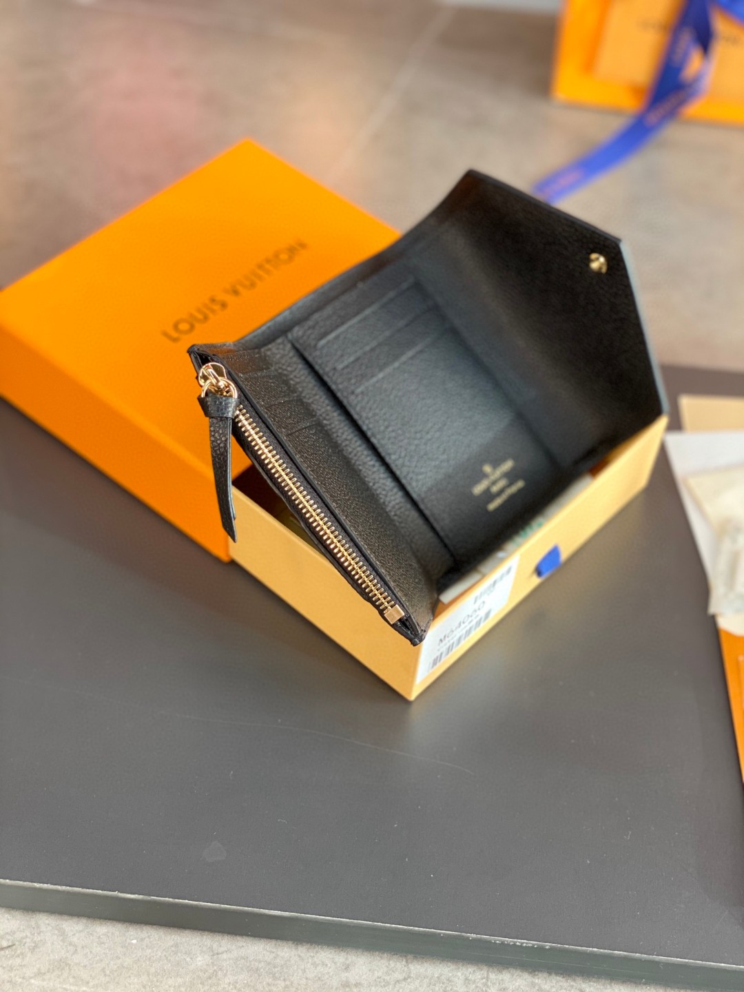 LOUIS VUITTON 路易威登 Victorine 维多利亚经典老花压纹牛皮 钱夹 钱包 卡包 名片夹 女款 黑色 M64060