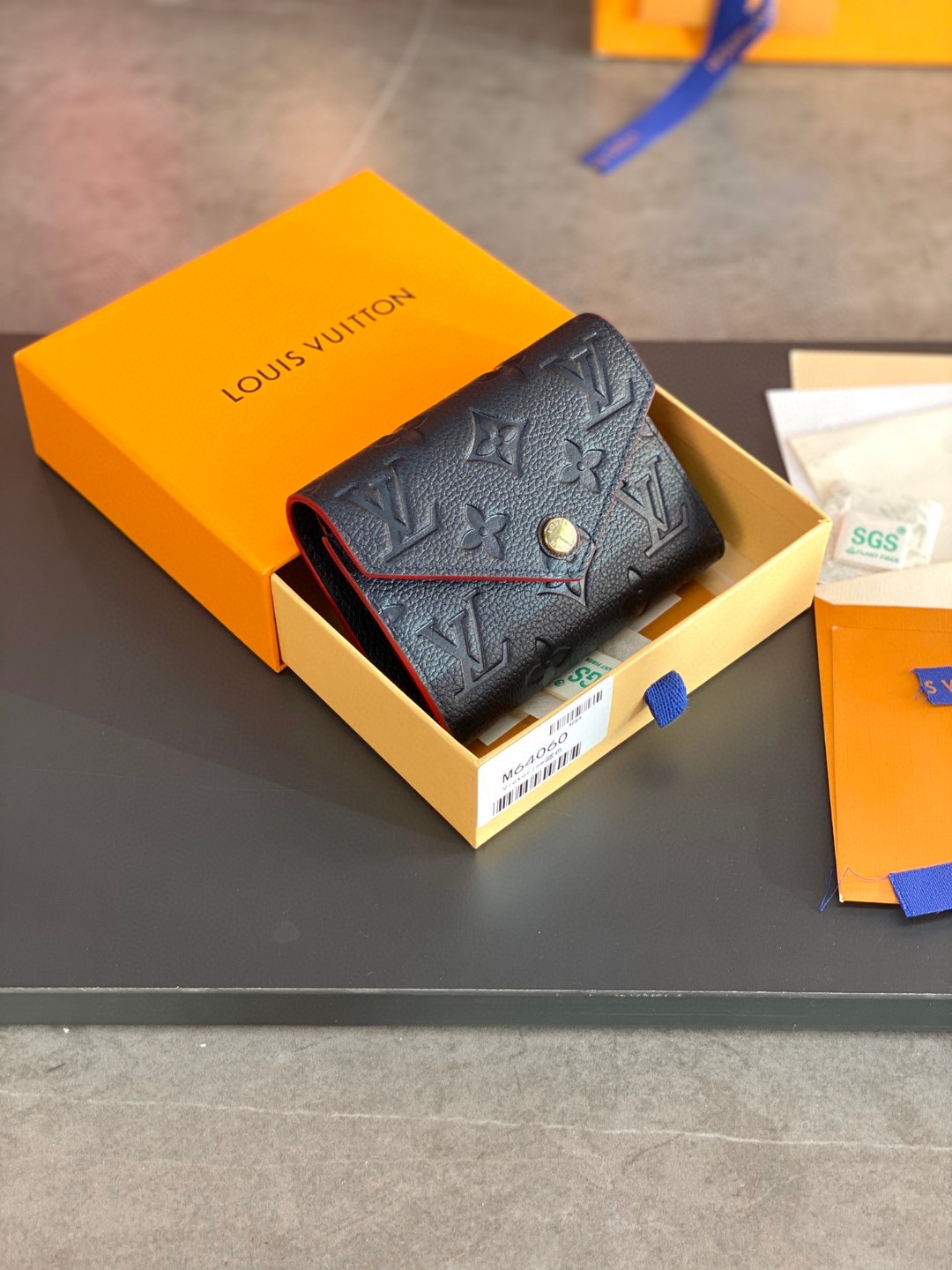 LOUIS VUITTON 路易威登 Victorine 经典老花压纹牛皮 钱夹 钱包 卡包 名片夹 女款 蓝色 M64577