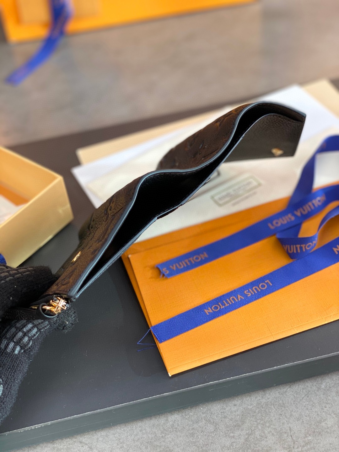 LOUIS VUITTON 路易威登 Victorine 维多利亚经典老花压纹牛皮 钱夹 钱包 卡包 名片夹 女款 黑色 M64060