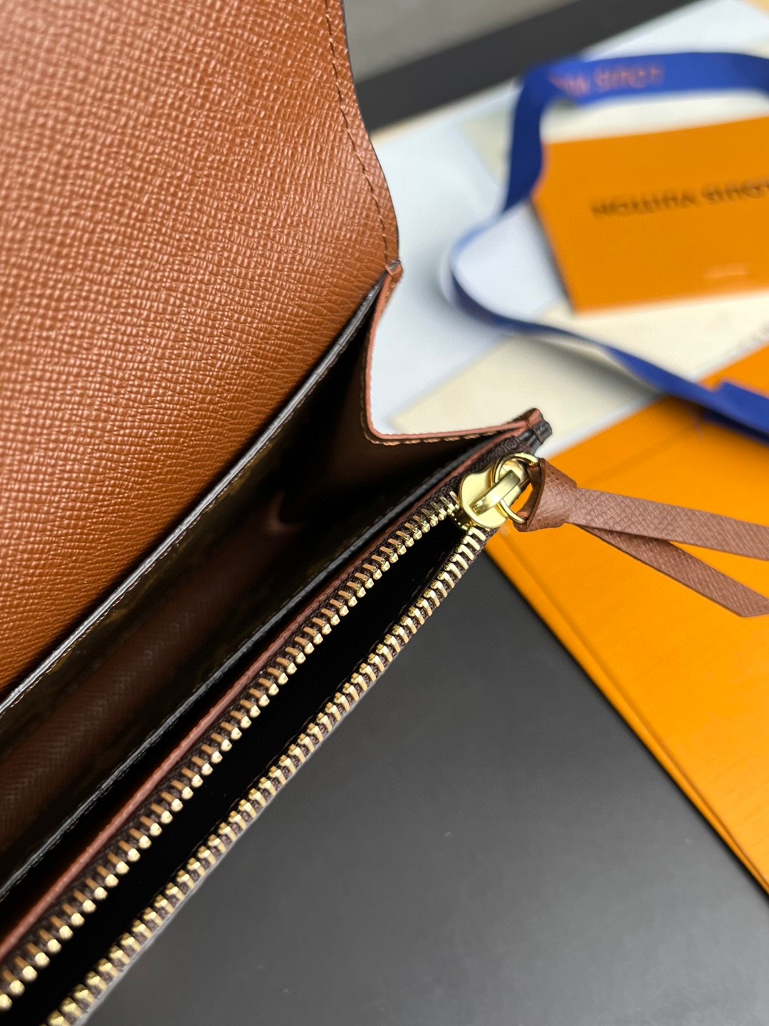 LOUIS VUITTON 路易威登 Sarah 手持长款老花帆布拼皮 钱夹 钱包 卡包 名片夹 女款 棕色