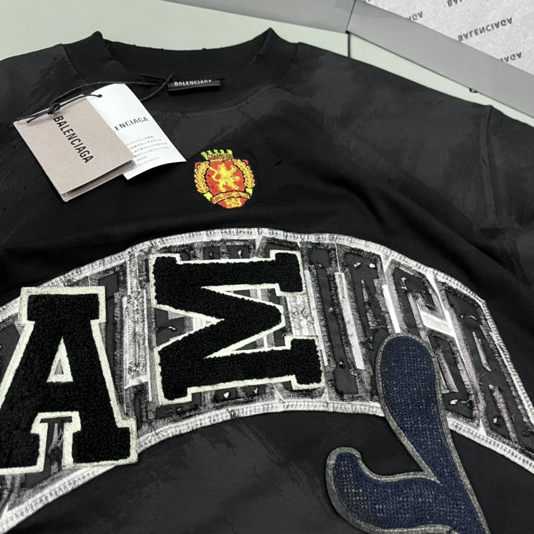 Balenciaga 巴黎世家 字母刺绣徽章 短袖 T恤 圆领 夏季 男女同款 黑色 739028TOVN21055
