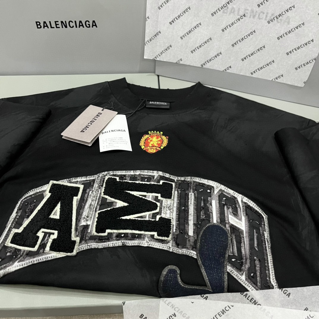 Balenciaga 巴黎世家 字母刺绣徽章 短袖 T恤 圆领 夏季 男女同款 黑色 739028TOVN21055