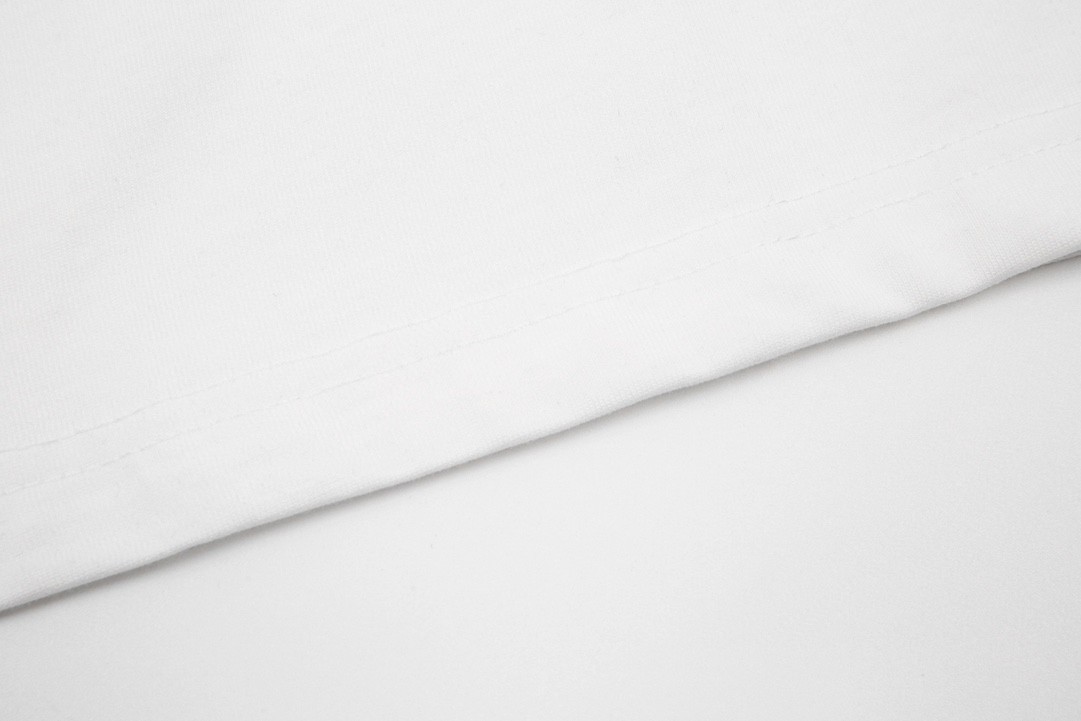 LOUIS VUITTON 路易威登 字母logo印花 圆领 白色 短袖 T 恤 上衣 夏款 男女同款 