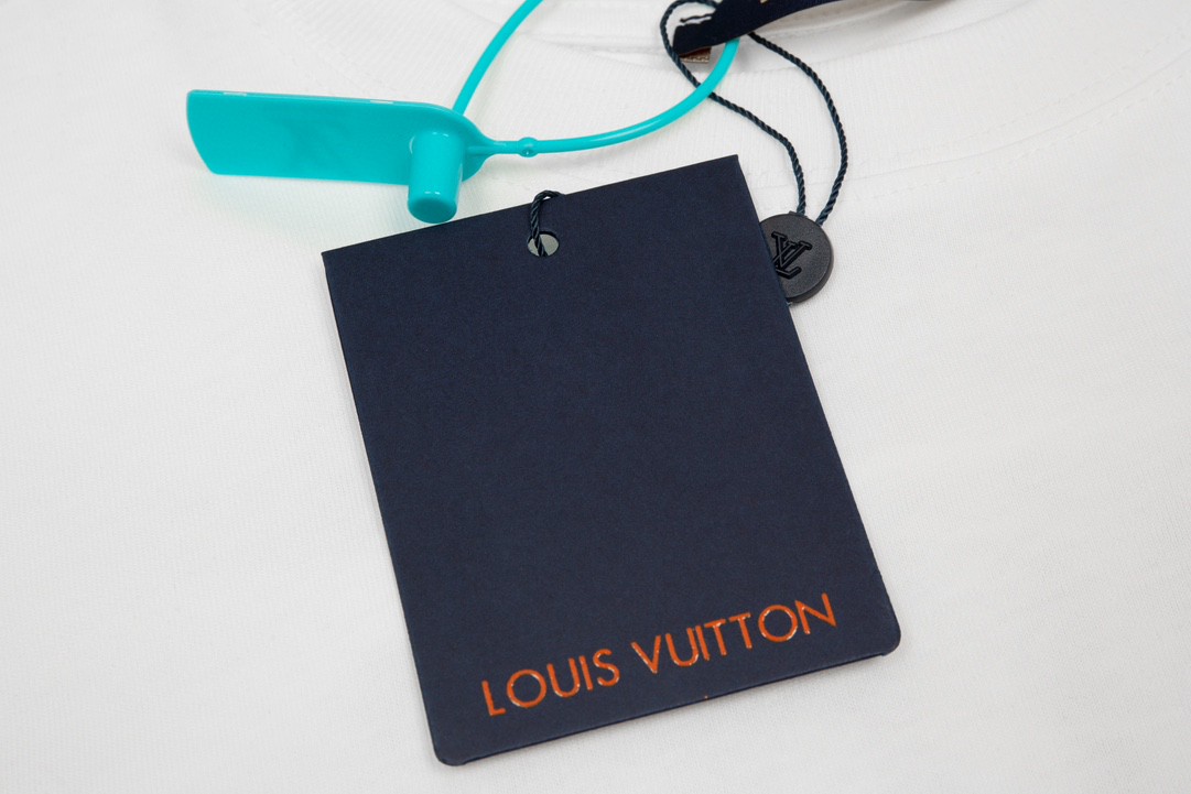 LOUIS VUITTON 路易威登 字母logo印花 圆领 白色 短袖 T 恤 上衣 夏款 男女同款 