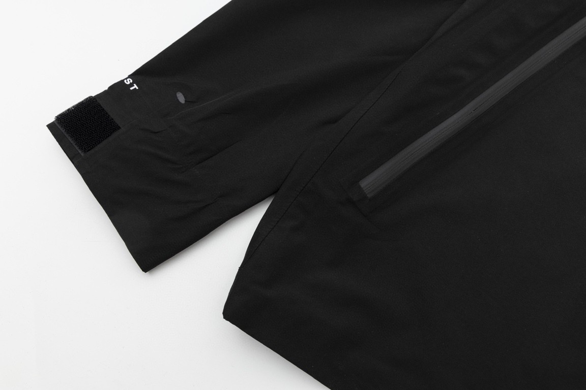 [Copy]THE NORTH FACE 北面 新春兔年限定系列  ICON 1986品牌 Logo 迷彩印花 棕色 灰色 冲锋衣 夾克 防水 防風 外套 男款 女款 NF0A7UR9-II7