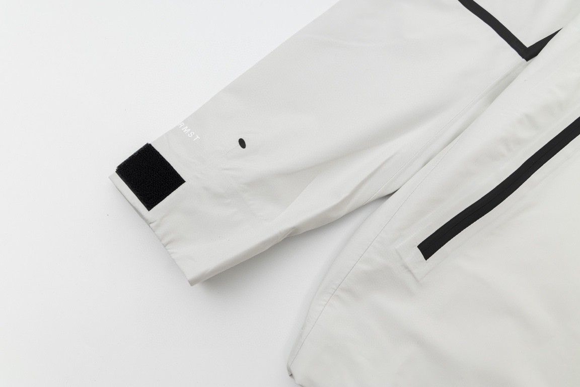 [Copy]THE NORTH FACE 北面 新春兔年限定系列  ICON 1986品牌 Logo 迷彩印花 棕色 灰色 冲锋衣 夾克 防水 防風 外套 男款 女款 NF0A7UR9-II7