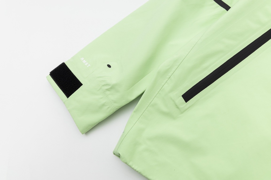 [Copy]THE NORTH FACE 北面 新春兔年限定系列  ICON 1986品牌 Logo 迷彩印花 棕色 灰色 冲锋衣 夾克 防水 防風 外套 男款 女款 NF0A7UR9-II7