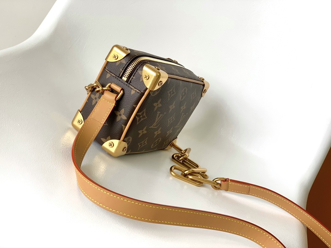 LOUIS VUITTON SOFT TRUNK 老花金色链条涂层帆布小方包 斜挎包 单肩包 相机包 男女同款 棕色 M68906