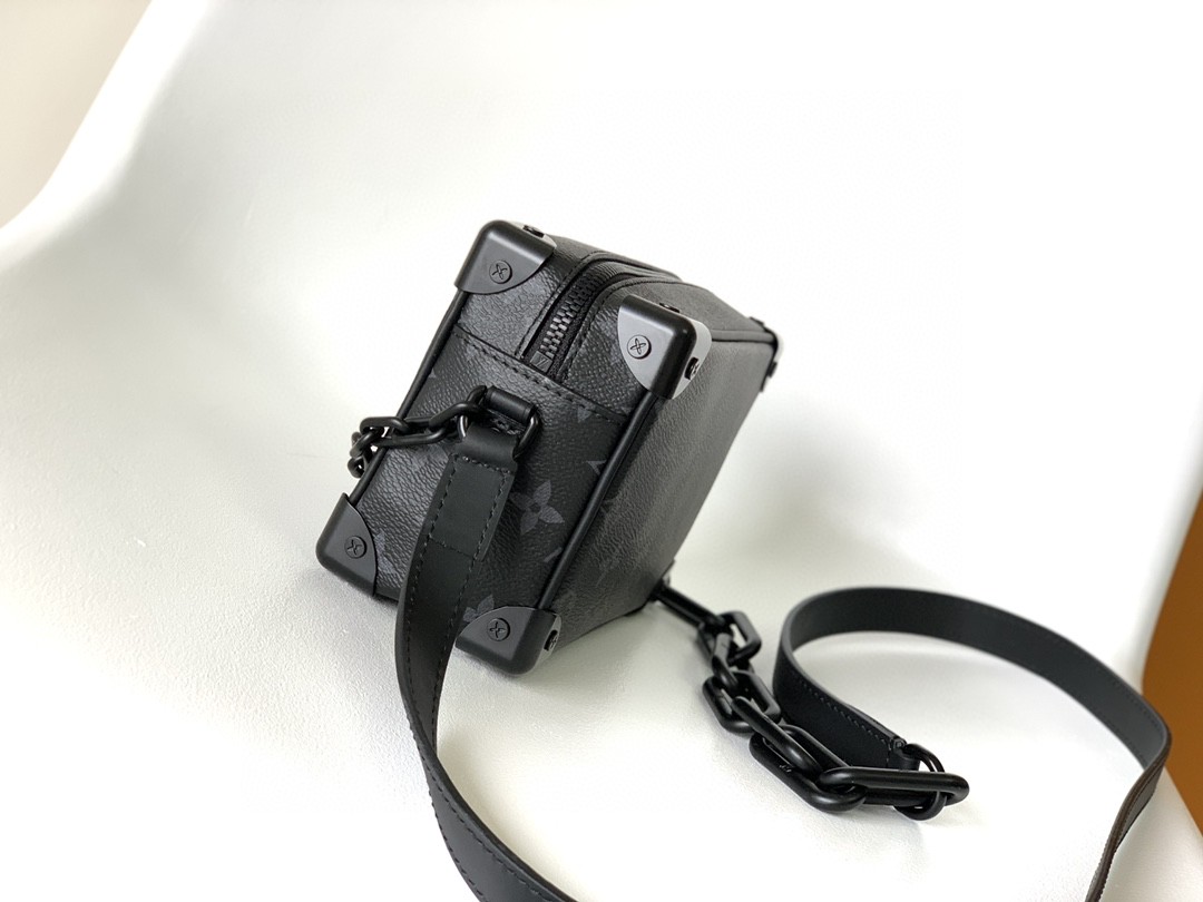 LOUIS VUITTON SOFT TRUNK 经典老花满印链条肩带涂层帆布拼牛皮饰边小方包 斜挎包 单肩包 相机包 男女同款 黑色 M44735