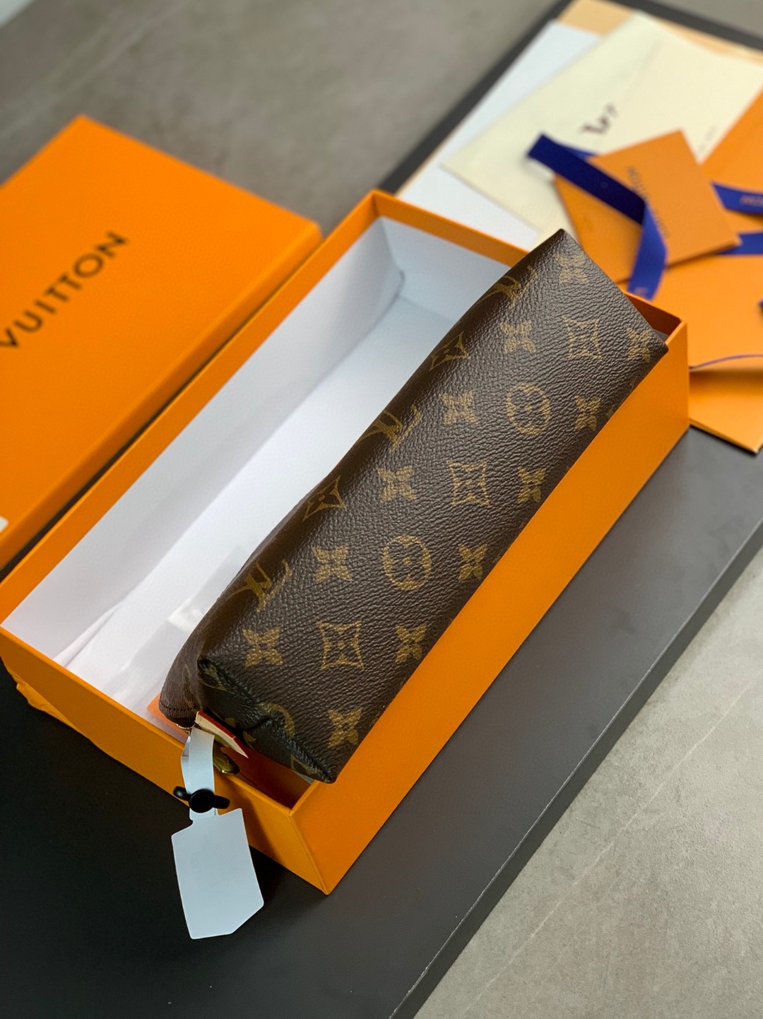 LOUIS VUITTON LV 经典老花满印 手拿包 化妆包 单肩包 斜挎包 女款 棕色 M47353