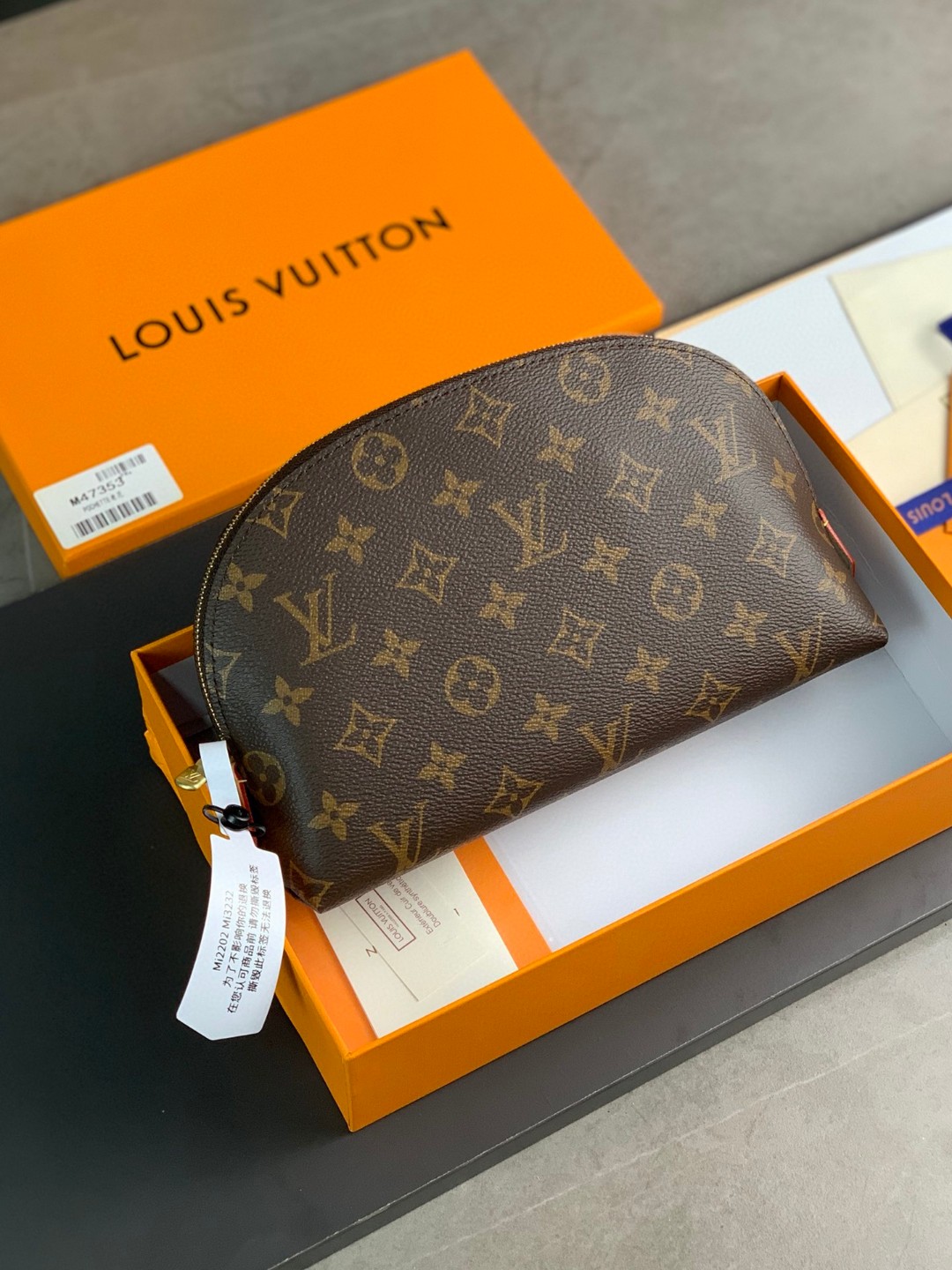 LOUIS VUITTON LV 经典老花满印 手拿包 化妆包 单肩包 斜挎包 女款 棕色 M47353