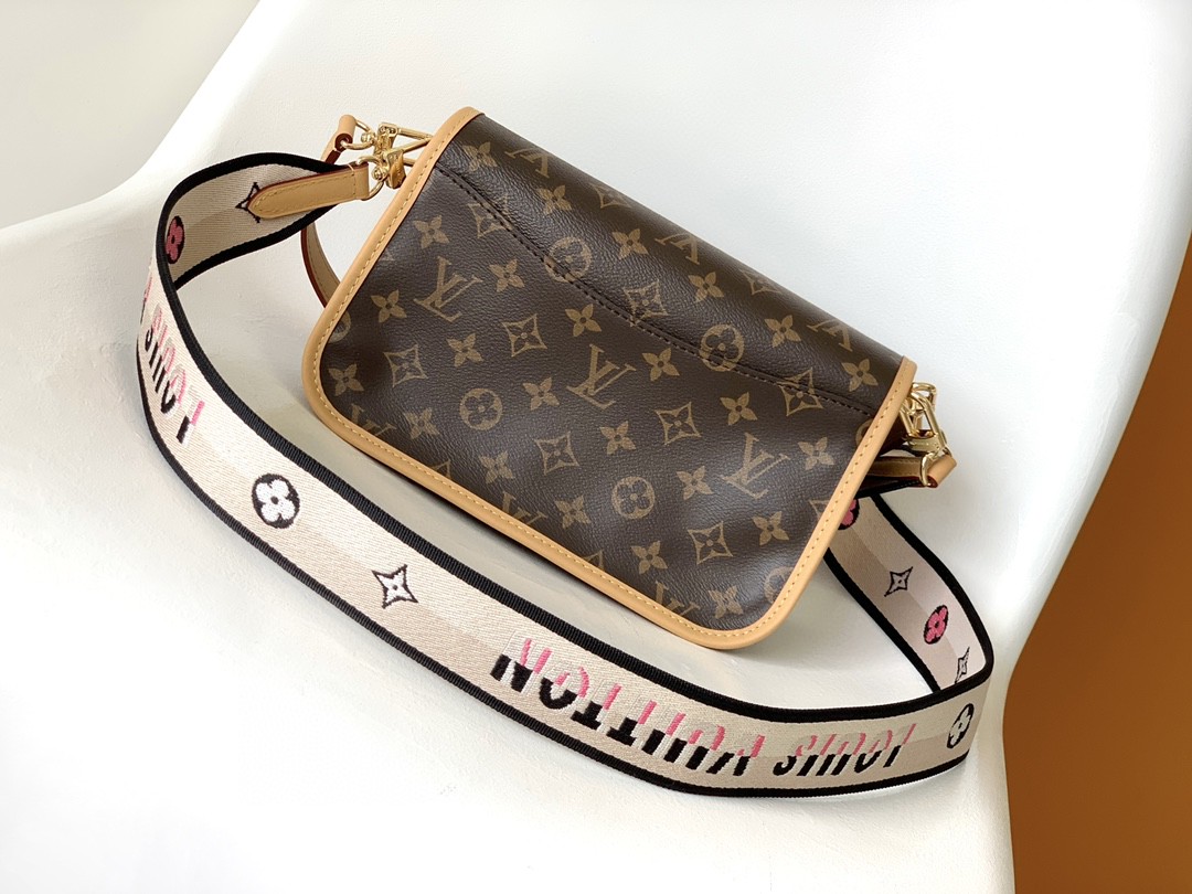 LOUIS VUITTON Diane PM 典老花帆布涂层 腋下包 法棍包 单肩包 手提包 女款 小号 棕色 M45985