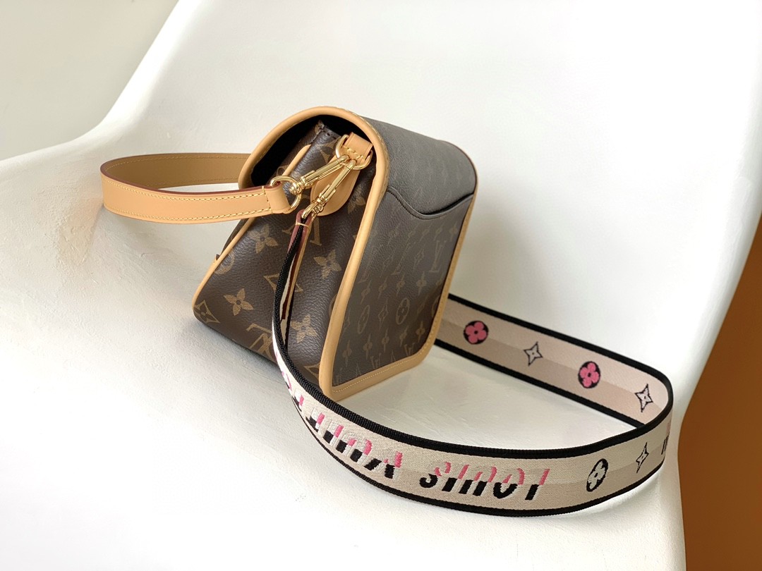 LOUIS VUITTON Diane PM 典老花帆布涂层 腋下包 法棍包 单肩包 手提包 女款 小号 棕色 M45985