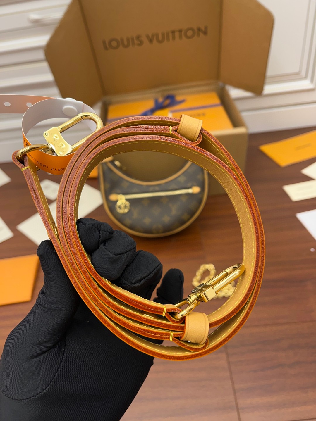 LOUIS VUITTON Loop 经典老花满印链条肩带涂层帆布拼牛皮饰边 单肩包 斜挎包 腋下包 手提包 女款 棕色 M81098