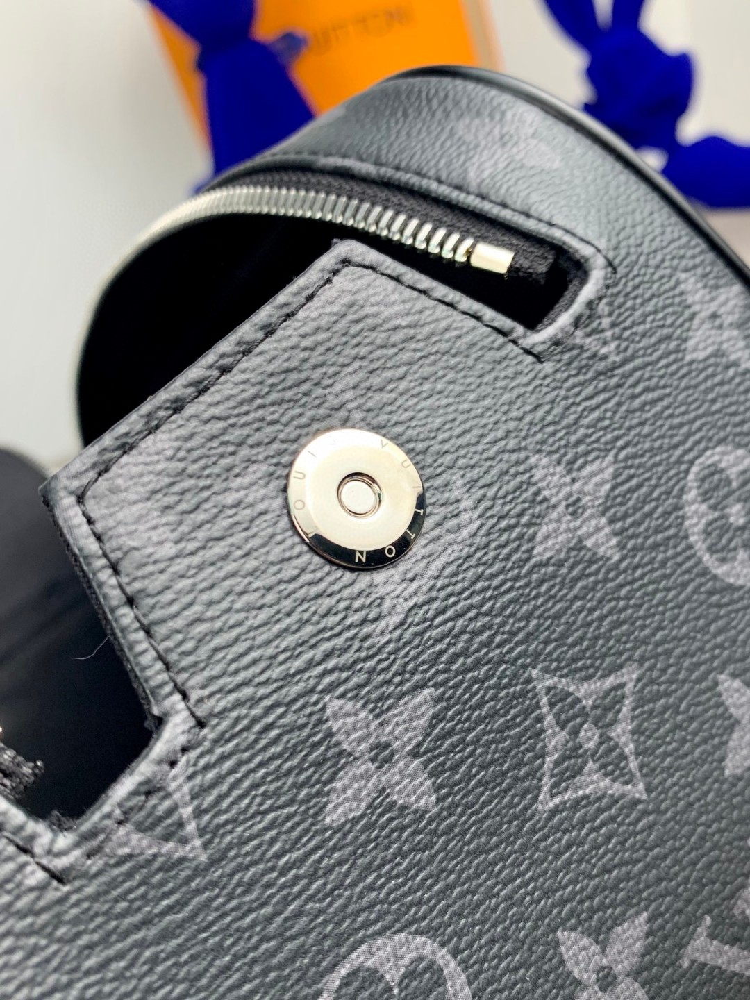 LOUIS VUITTON Dopp Kit 经典复古印花图案拉链 收纳包 化妆包 手提包 黑色 M46354