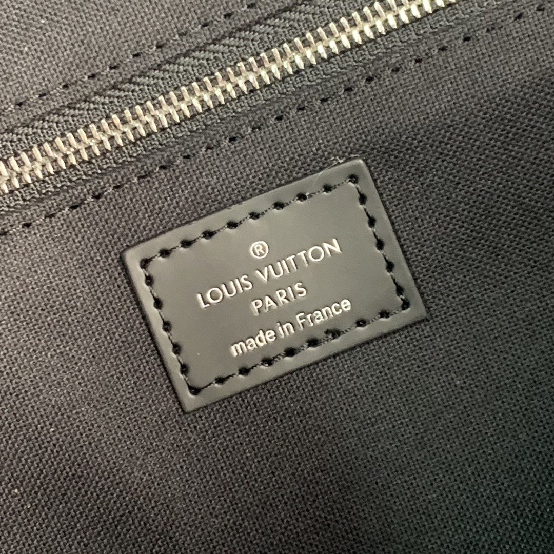 LOUIS VUITTON Dopp Kit 经典复古印花图案拉链 收纳包 化妆包 手提包 黑色 M46354