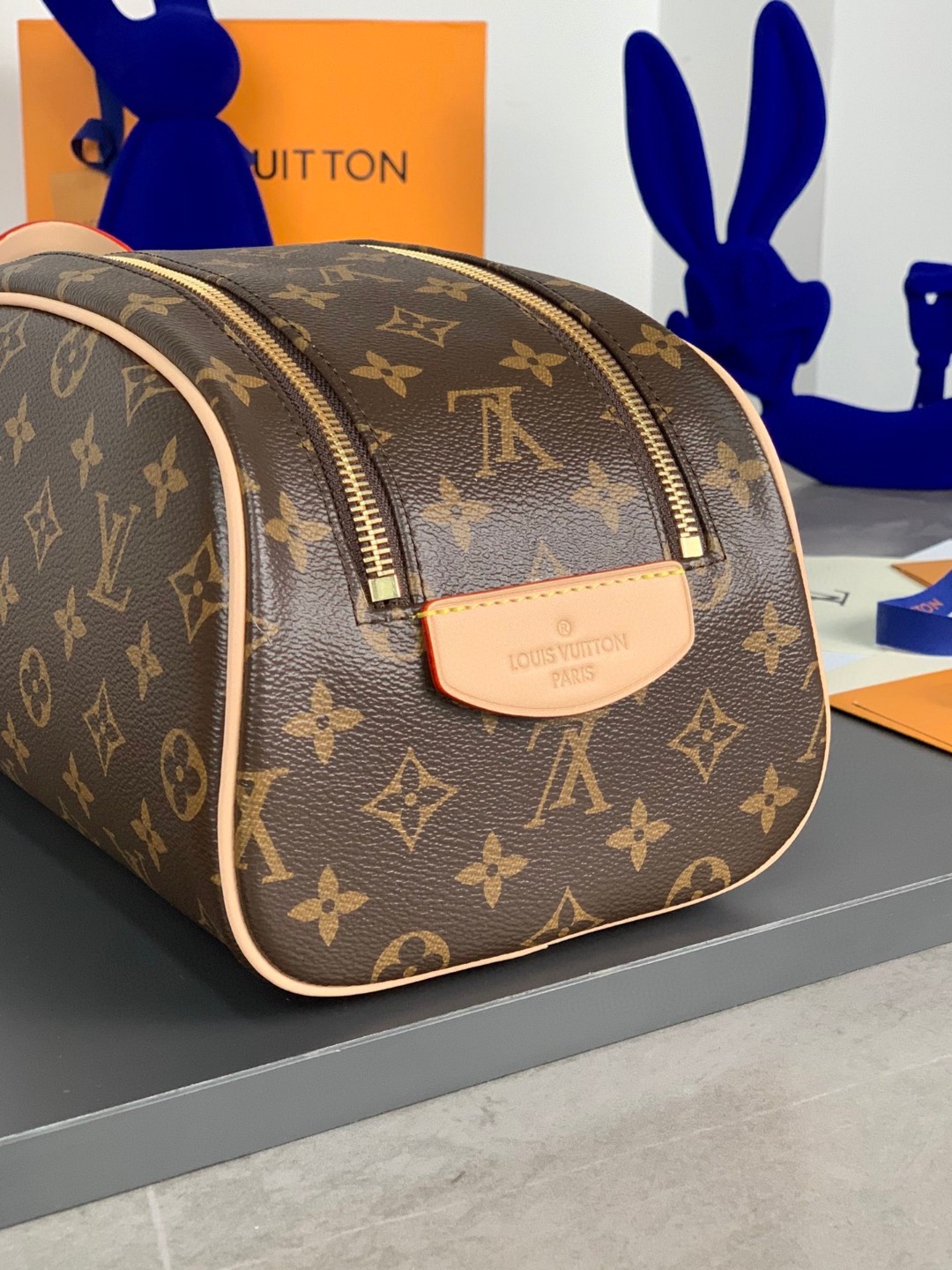 LOUIS VUITTON Dopp Kit 经典复古印花图案拉链 收纳包 化妆包 手提包 女款 棕色 M44494