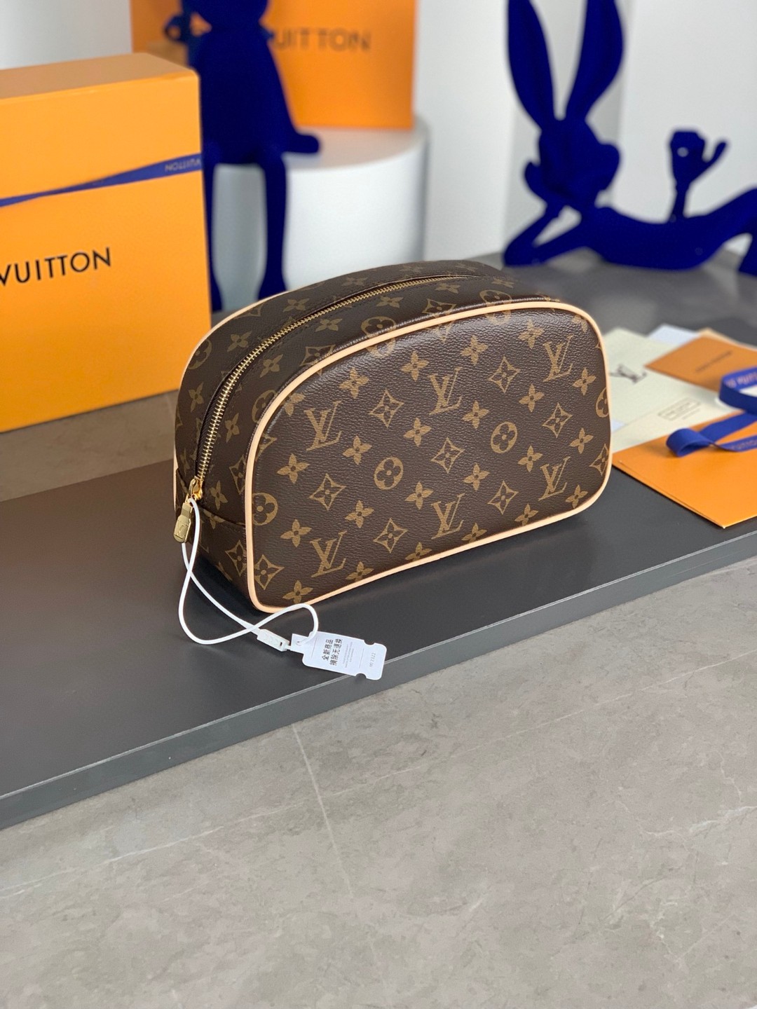 LOUIS VUITTON LV 经典复古印花图案拉链 收纳包 化妆包 手提包 棕色 M47527