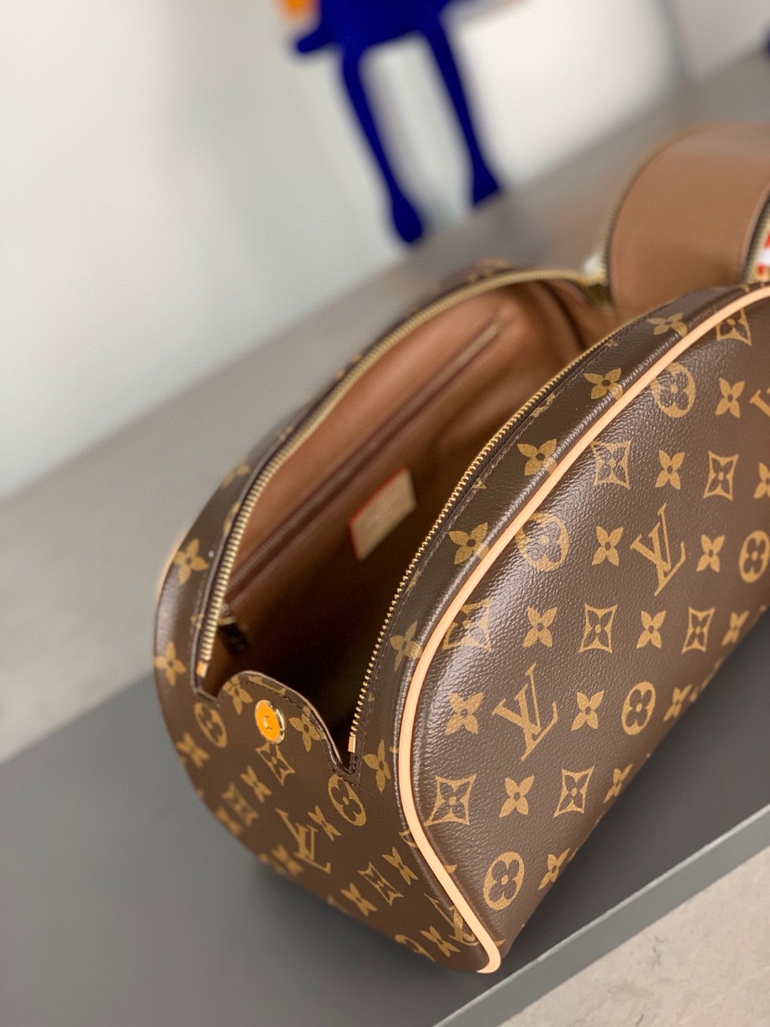 LOUIS VUITTON Dopp Kit 经典复古印花图案拉链 收纳包 化妆包 手提包 女款 棕色 M44494