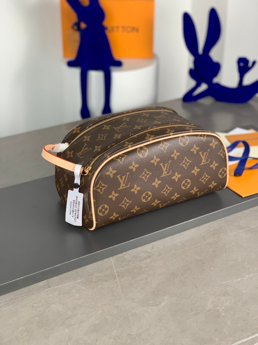 LOUIS VUITTON Dopp Kit 经典复古印花图案拉链 收纳包 化妆包 手提包 女款 棕色 M44494