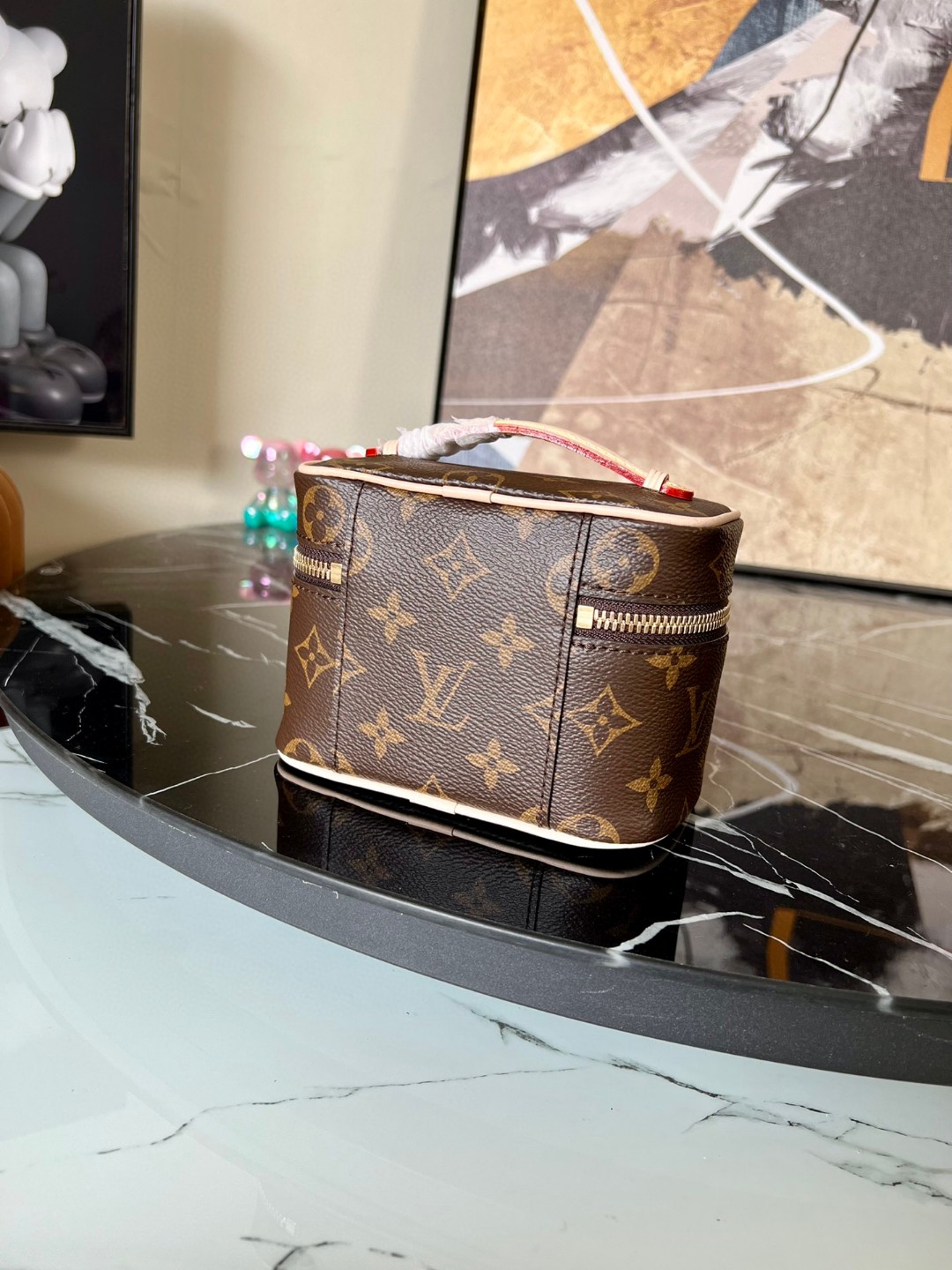 LOUIS VUITTON NICE NANO 经典老花拉链开合涂层帆布拼牛皮革饰边 收纳包 化妆包 手提包 女款 棕色 M44936