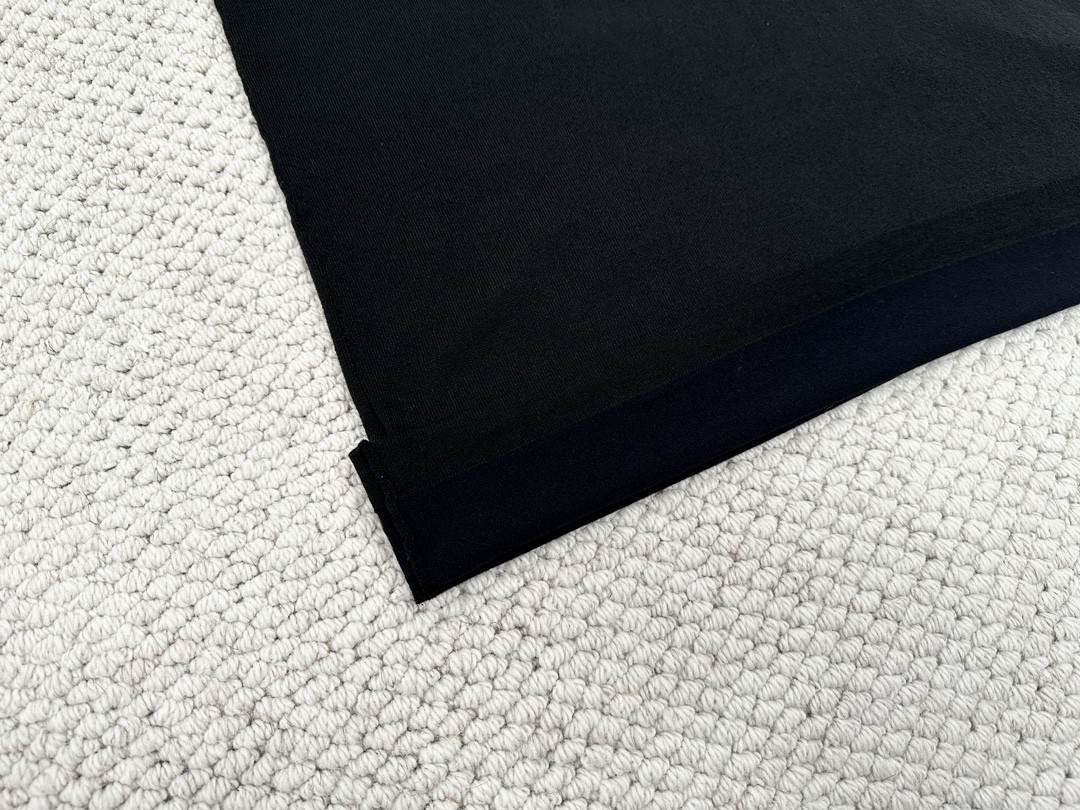 LOUIS VUITTON 路易威登 字母人物嵌花 圆领 短袖 T 恤 上衣 夏款 男女同款 黑灰色 1ABY17