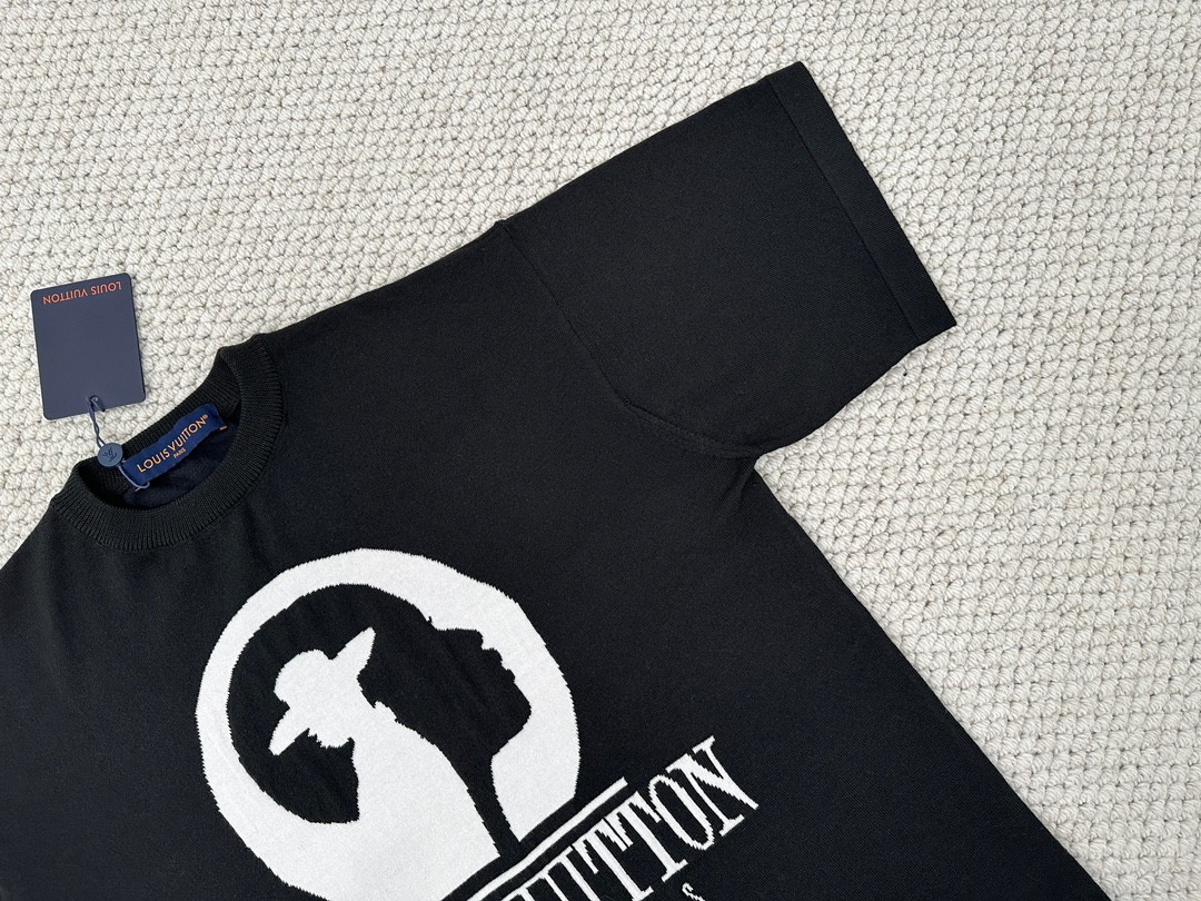 LOUIS VUITTON 路易威登 字母人物嵌花 圆领 短袖 T 恤 上衣 夏款 男女同款 黑灰色 1ABY17