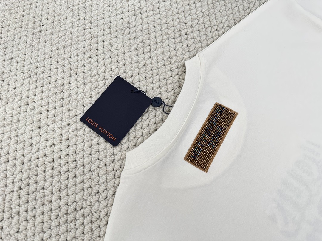 LOUIS VUITTON 路易威登 串珠字母刺绣 圆领 短袖 T 恤 上衣 夏款 男女同款 白色 1ABJMX