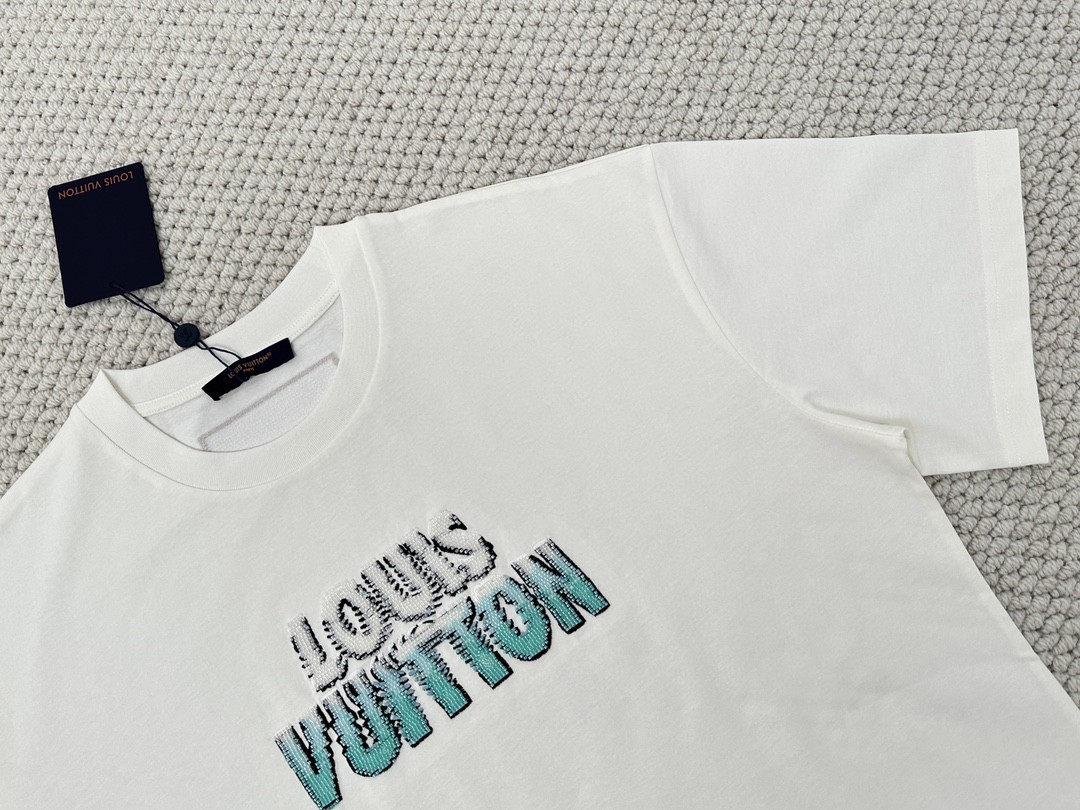 LOUIS VUITTON 路易威登 串珠字母刺绣 圆领 短袖 T 恤 上衣 夏款 男女同款 白色 1ABJMX