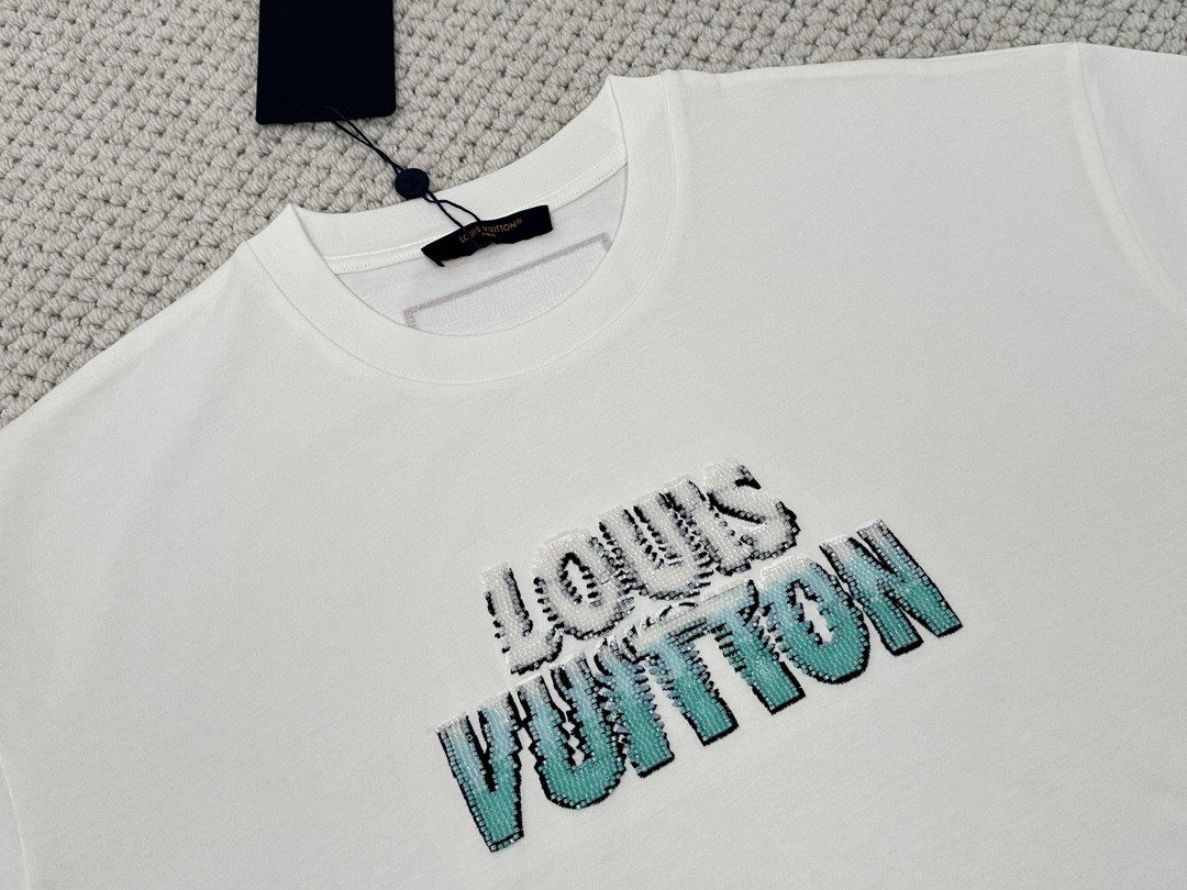 LOUIS VUITTON 路易威登 串珠字母刺绣 圆领 短袖 T 恤 上衣 夏款 男女同款 白色 1ABJMX