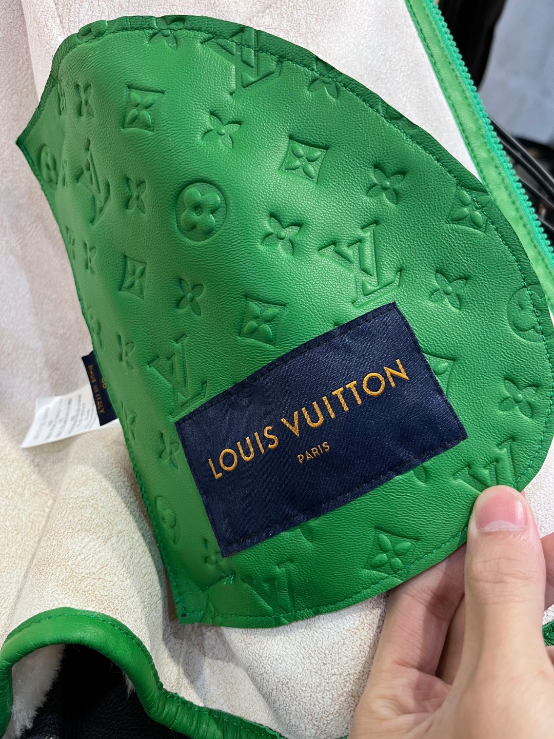 高定系列 LOUIS VUITTON 路易威登 压纹logo皮革口袋 羊毛 夹克 外套 长袖 男款 白色 1A98CT
