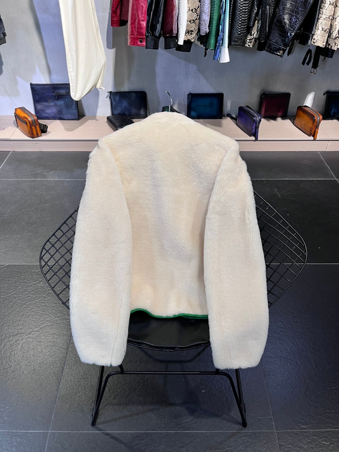 高定系列 LOUIS VUITTON 路易威登 压纹logo皮革口袋 羊毛 夹克 外套 长袖 男款 白色 1A98CT