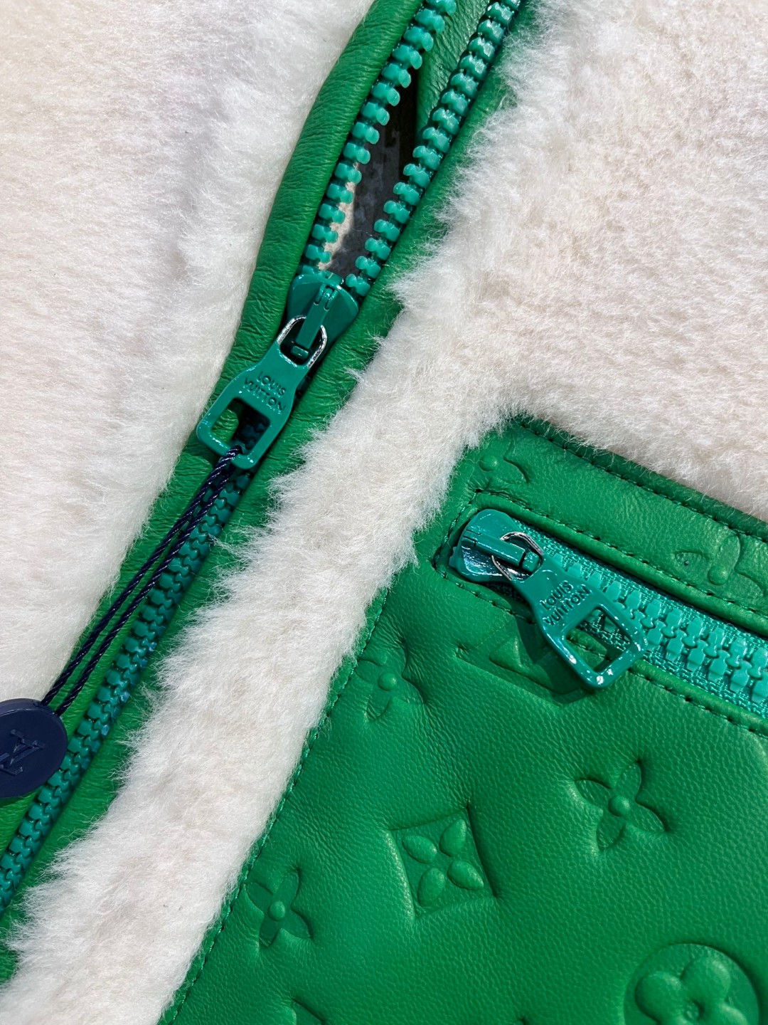 高定系列 LOUIS VUITTON 路易威登 压纹logo皮革口袋 羊毛 夹克 外套 长袖 男款 白色 1A98CT