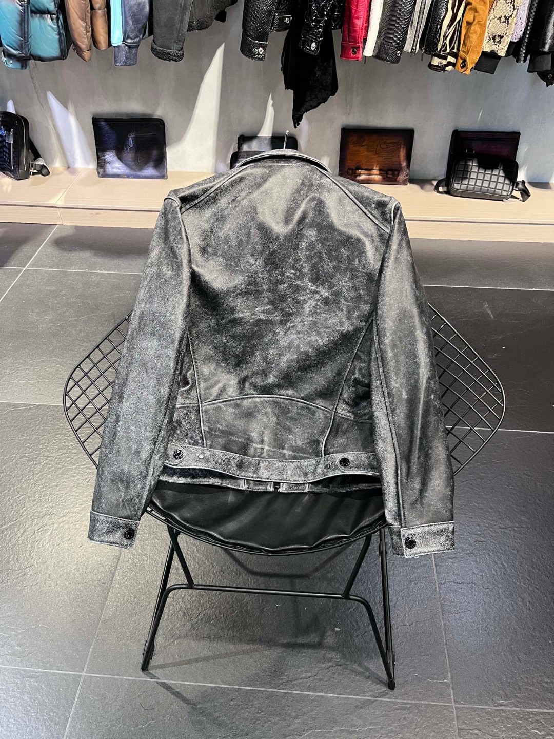 高定系列 LOUIS VUITTON 路易威登 字母logo印花 皮衣 夹克 外套 长袖 男款 黑色 1AAUZ8