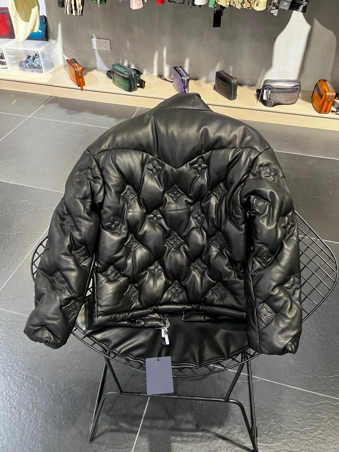 高定系列 LOUIS VUITTON 路易威登 压花logo羽绒服 保暖 外套 长袖 冬款 黑色