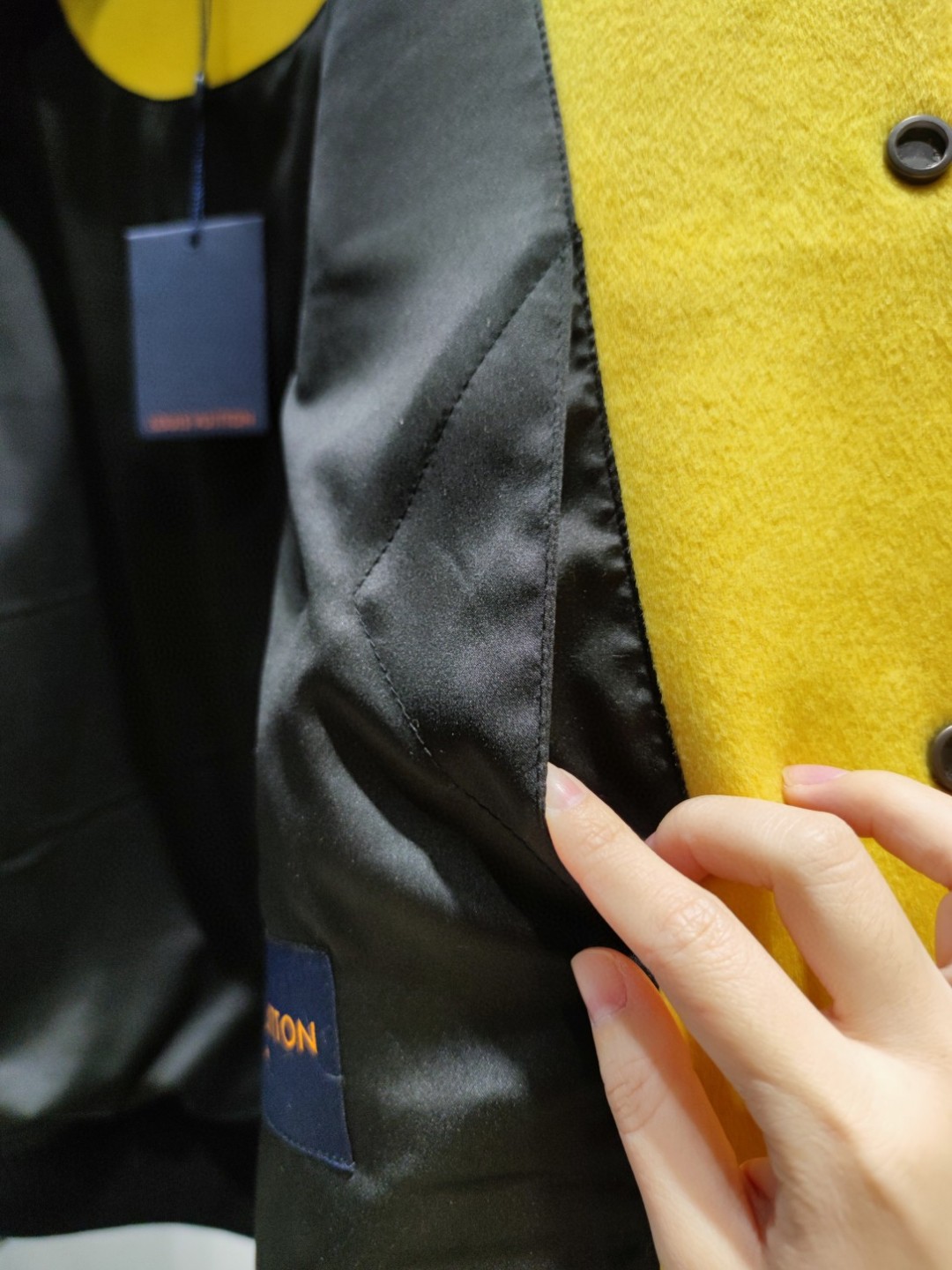 高定系列 LOUIS VUITTON 路易威登 字母Logo刺绣拼接 棒球服 夹克 皮衣 外套 长袖 男款 黄色 1A9UIU