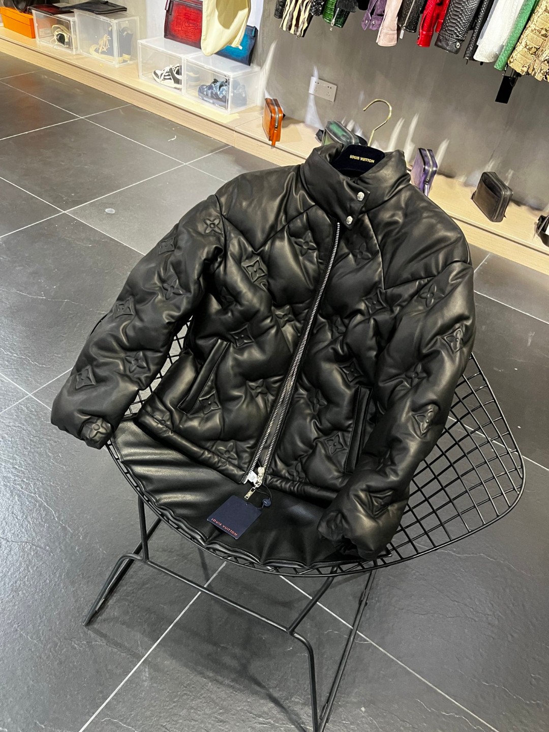 高定系列 LOUIS VUITTON 路易威登 压花logo羽绒服 保暖 外套 长袖 冬款 黑色