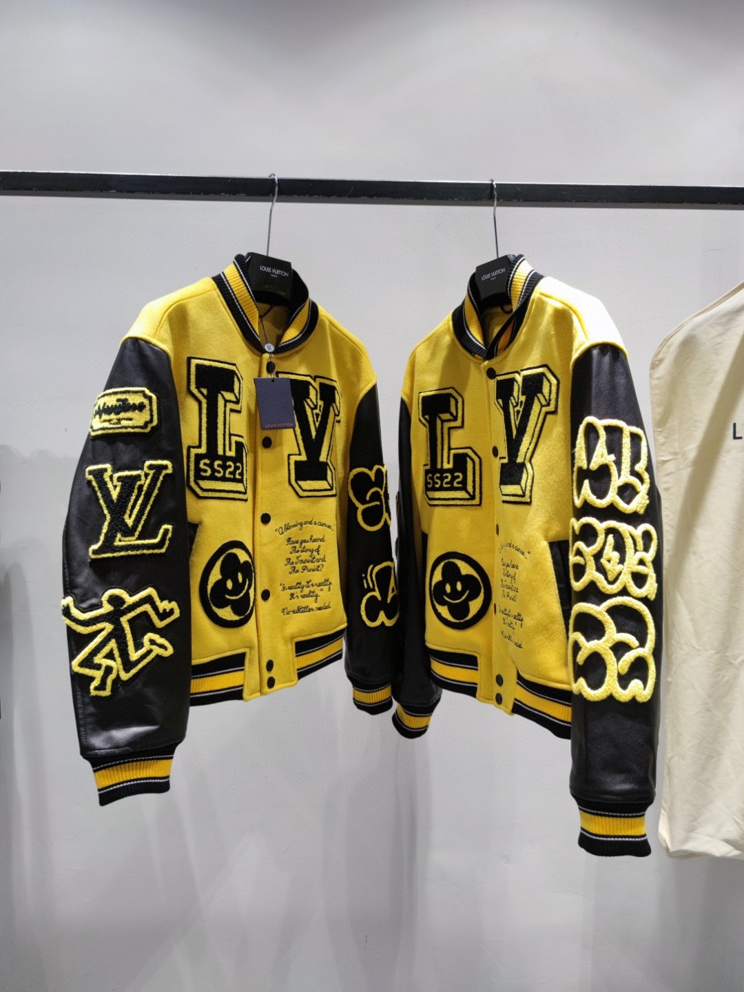 高定系列 LOUIS VUITTON 路易威登 字母Logo刺绣拼接 棒球服 夹克 皮衣 外套 长袖 男款 黄色 1A9UIU