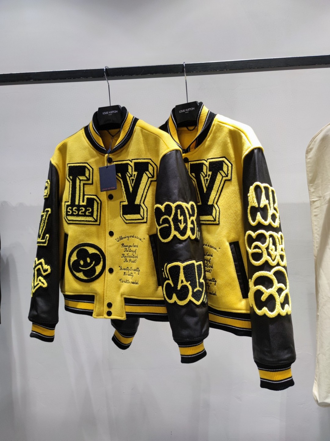 高定系列 LOUIS VUITTON 路易威登 字母Logo刺绣拼接 棒球服 夹克 皮衣 外套 长袖 男款 黄色 1A9UIU