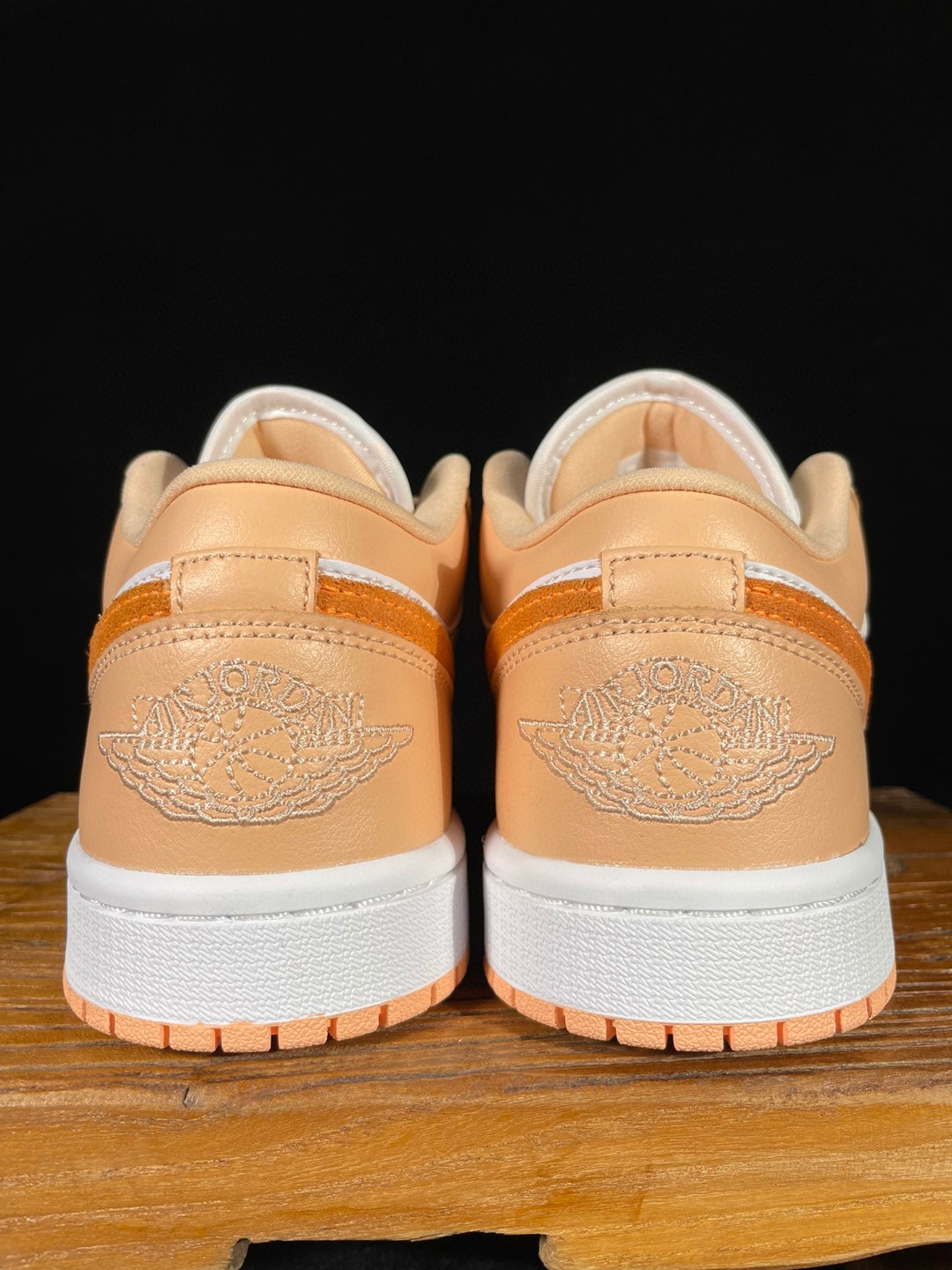 Jordan Air Jordan 1 Low Sunset Haze 低筒 复古 轻便 板鞋 休闲鞋 波鞋 女鞋 日落霧黃 DC0774-801