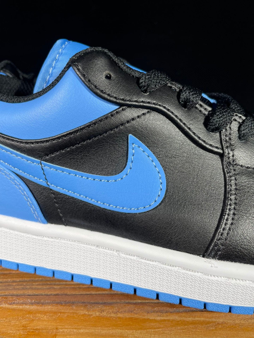 Jordan Air Jordan 1 Low University Blue 低筒 复古 轻便 板鞋 休闲鞋 波鞋 男鞋 黑蓝 553558-041