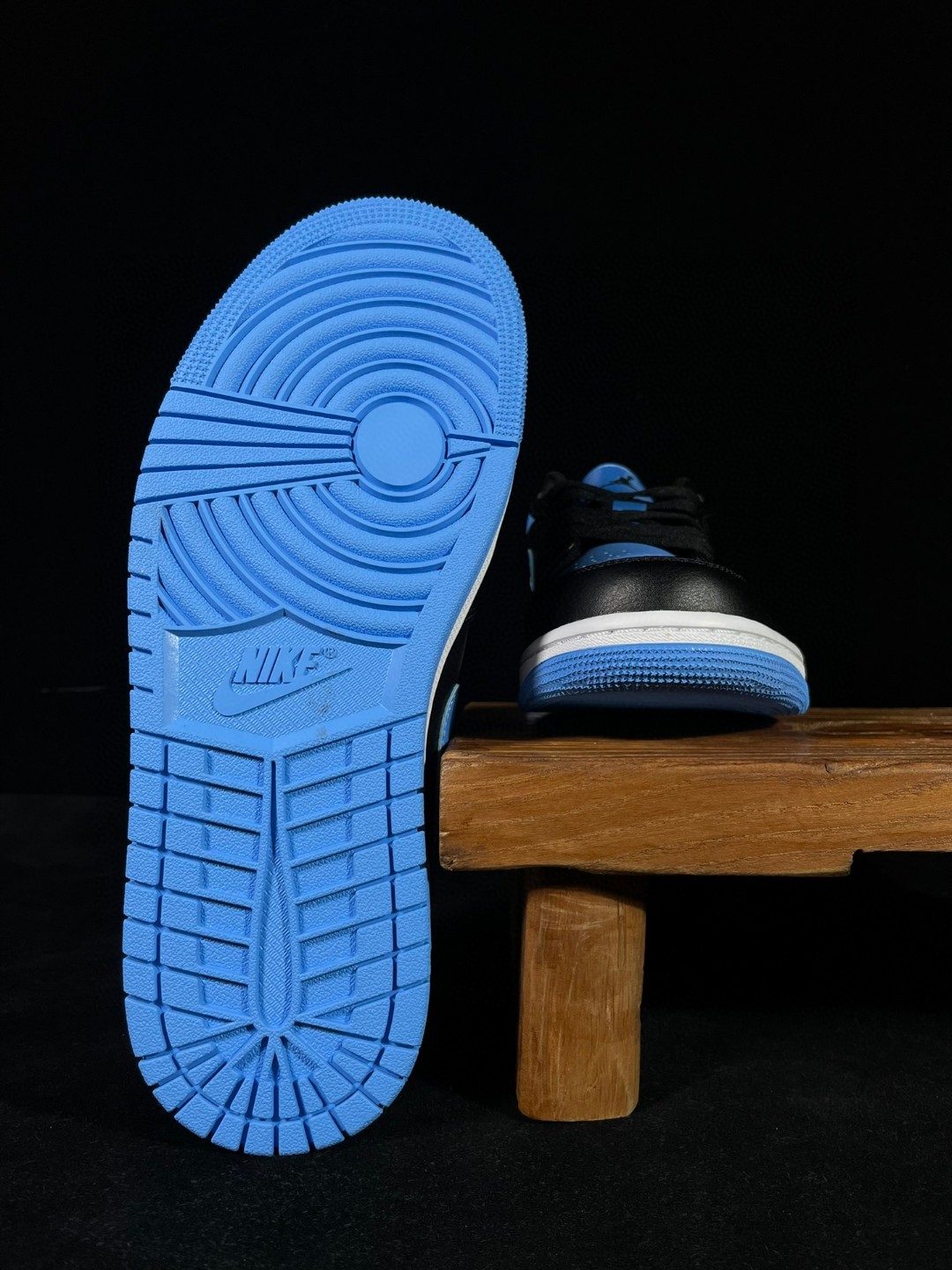 Jordan Air Jordan 1 Low University Blue 低筒 复古 轻便 板鞋 休闲鞋 波鞋 男鞋 黑蓝 553558-041