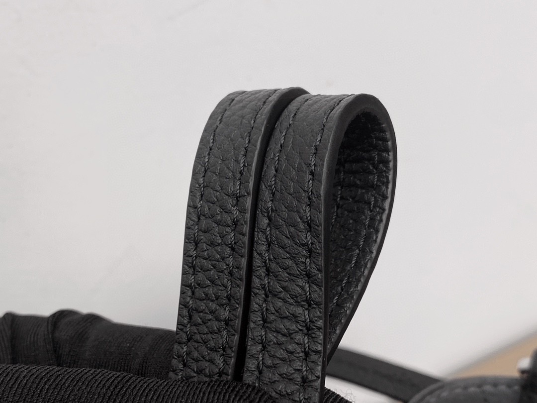 LOUIS VUITTON 路易威登 Blossom MM 品牌镂空Logo老花满印粒面小牛皮 托特包 斜挎包 单肩包 手提包 黑色 M21848