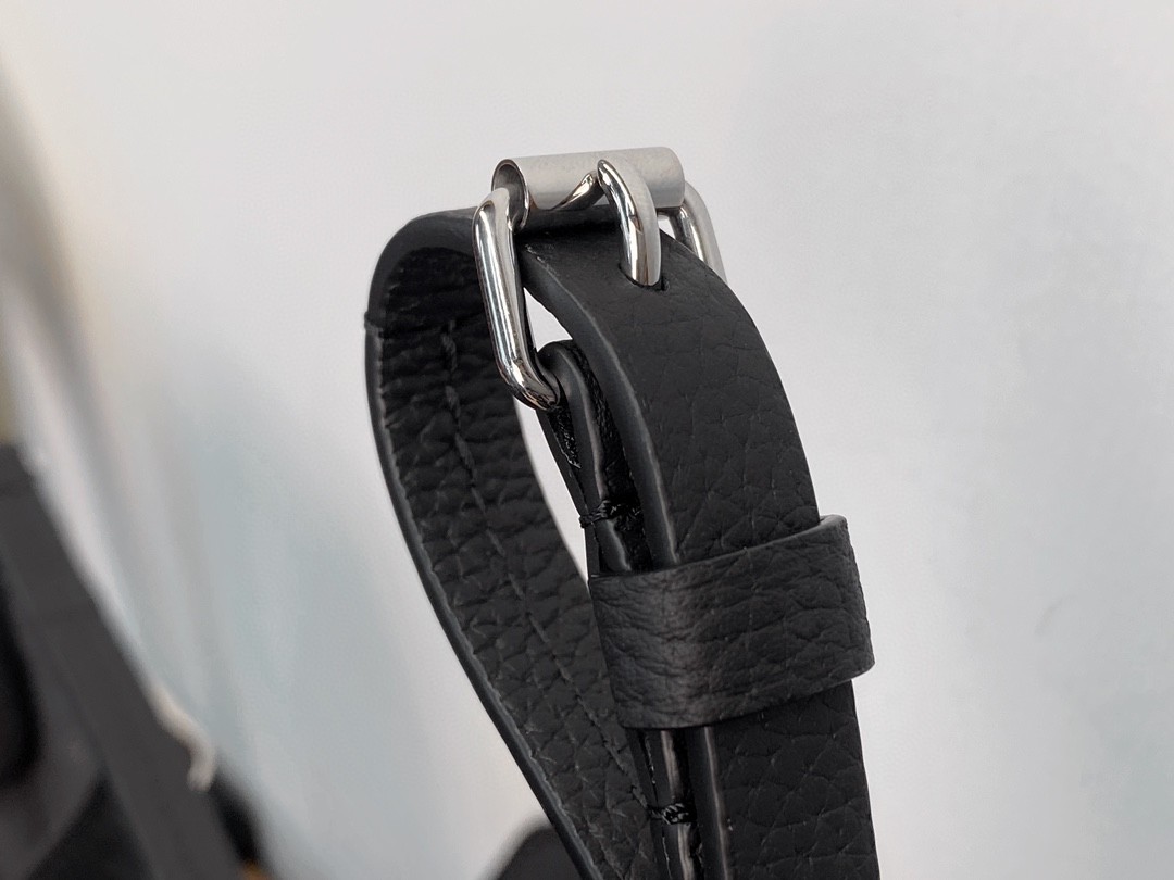 LOUIS VUITTON 路易威登 Blossom MM 品牌镂空Logo老花满印粒面小牛皮 托特包 斜挎包 单肩包 手提包 黑色 M21848